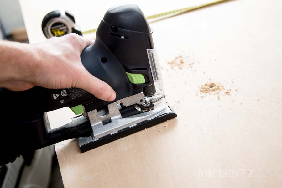 using a jigsaw on plywood sheath