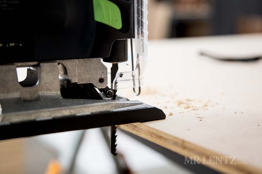 using a jigsaw on plywood