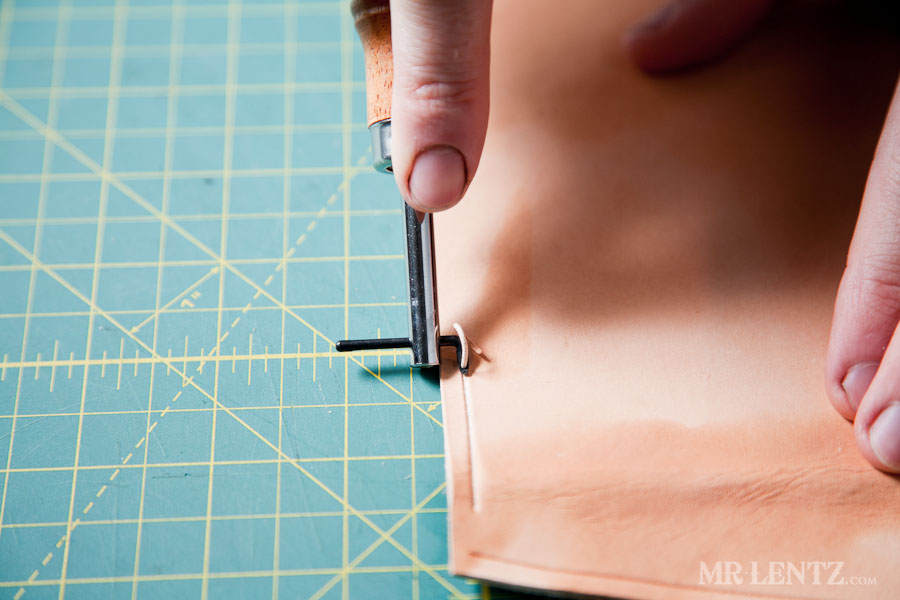 LeatherCardWalletTut_0058