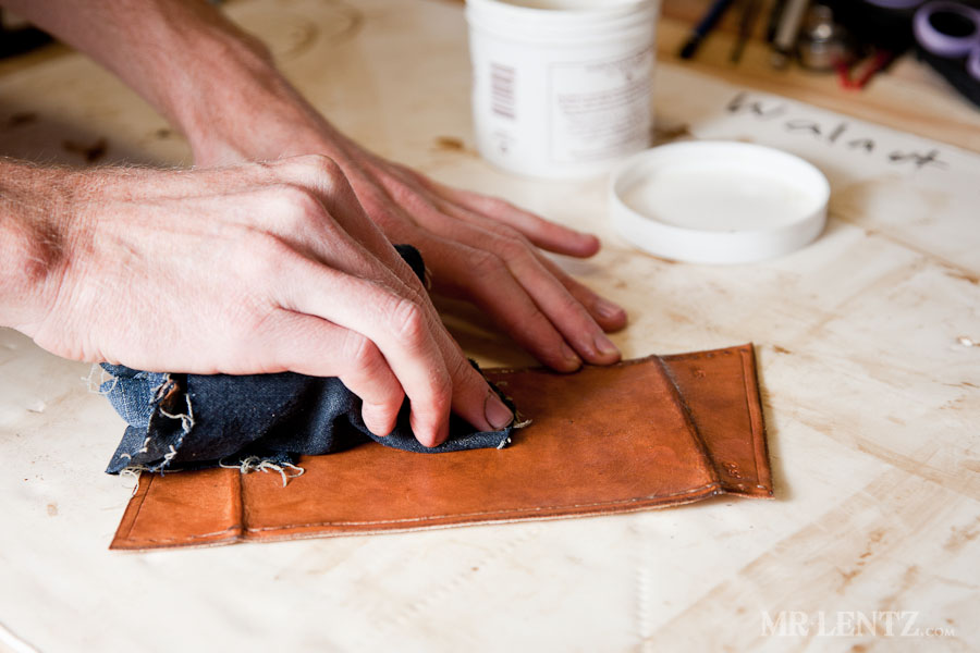 LeatherCardWalletTut_0125