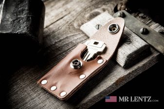 brown leather magnetic key pouch