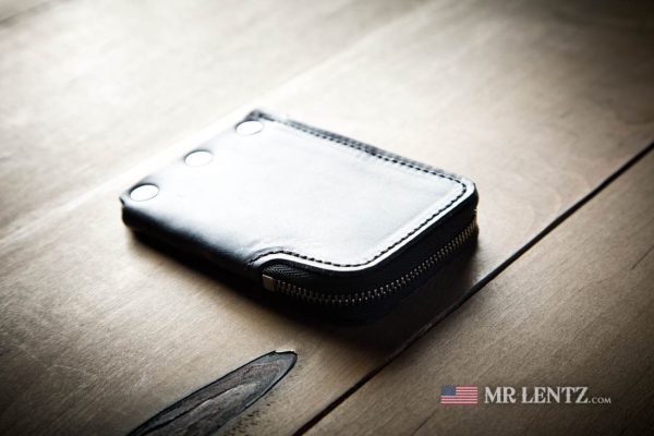 sleek pocket wallet in black color