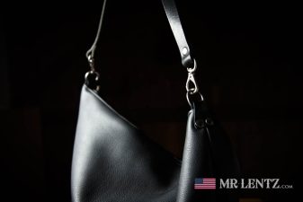 womens zippered shoulder bag