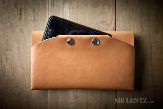smartphone purse
