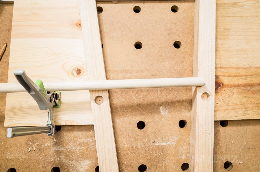 how to make a wooden bar stool