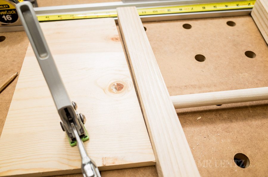 how to make a wooden bar stool